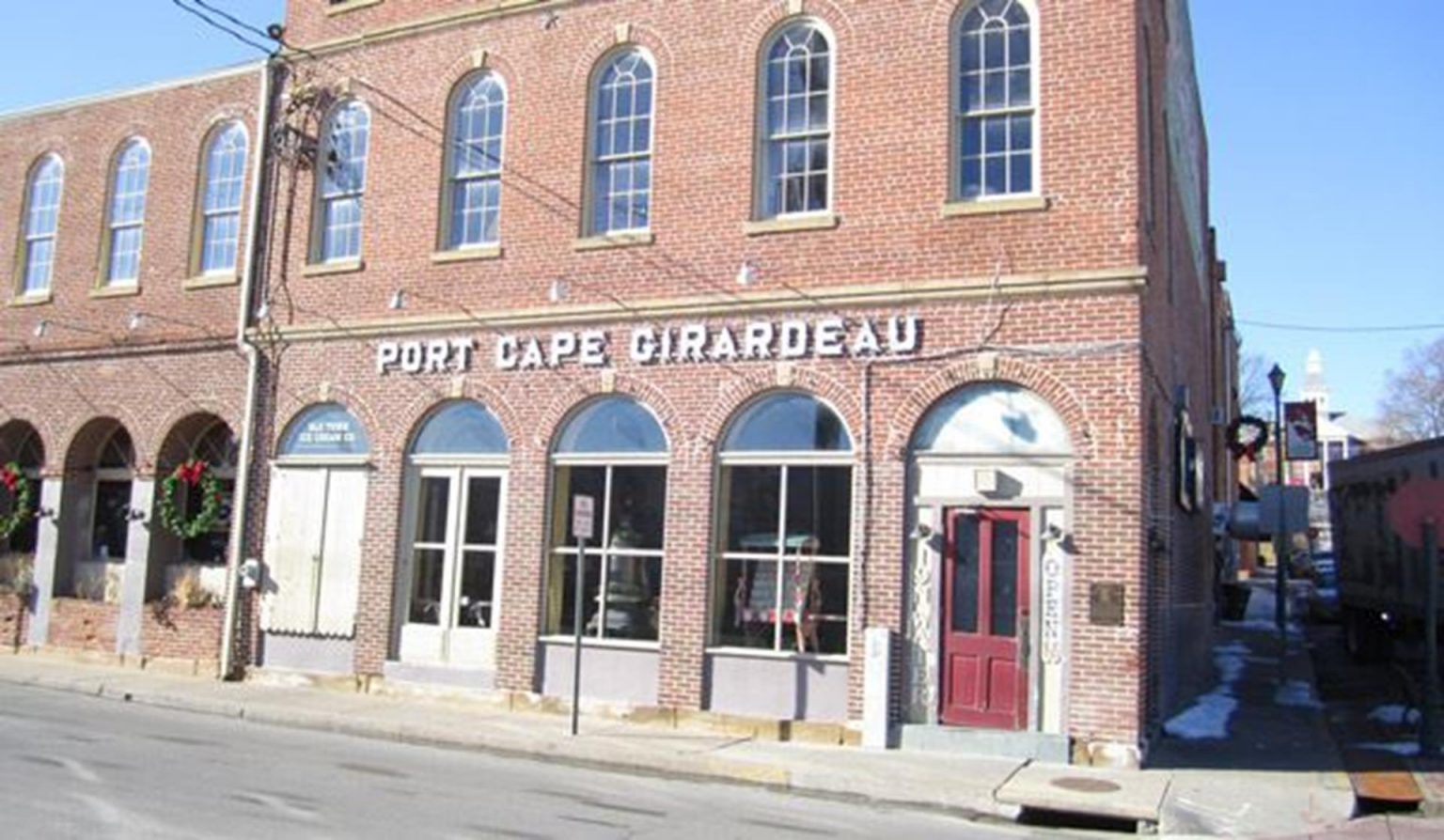 Cape Girardeau, Missouri Play, Eat, Shop and Explore with Your Family