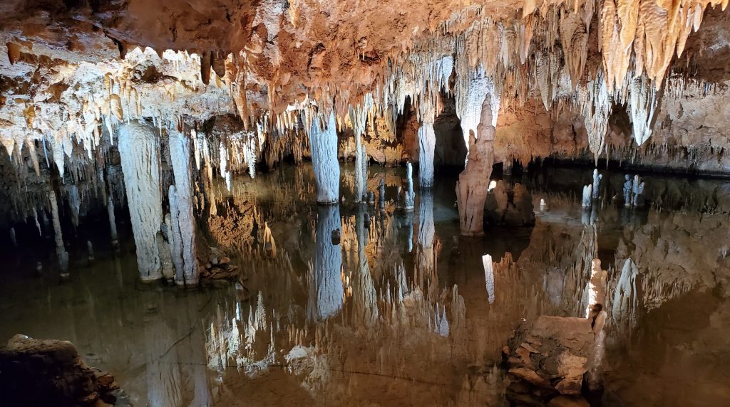 Meramec Caverns4