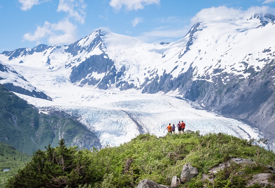 Alaska-Portage-Pass-Group-Photo-Courtesy-of-Visit-Anchorage